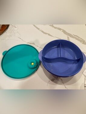 Tupperware CrystalWave Vent 'N Serve 3 Divided Dish food storage lid blue green